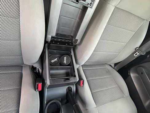 Used 2009 Jeep Wrangler Unlimited Sahara w/ Trailer Tow Group image 6