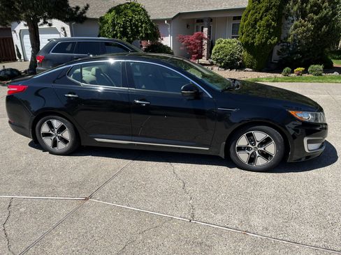 Used 2012 Kia Optima Hybrid w/ Hybrid Premium Technology Pkg FWD image 2