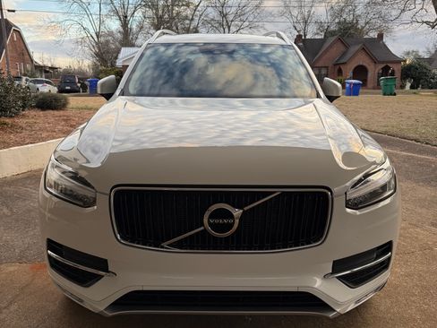 Used 2019 Volvo XC90 T5 Momentum w/ Multimedia Package image 1