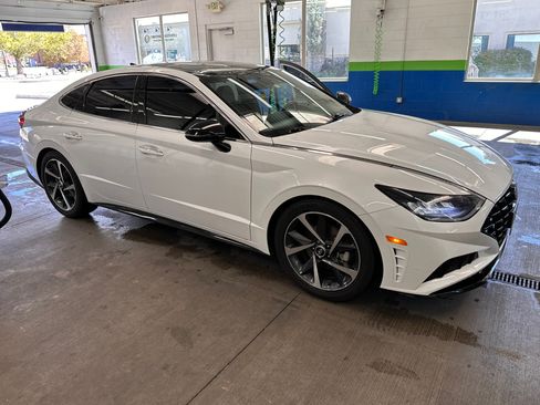 Used 2022 Hyundai Sonata SEL Plus w/ Cargo Package FWD image 2
