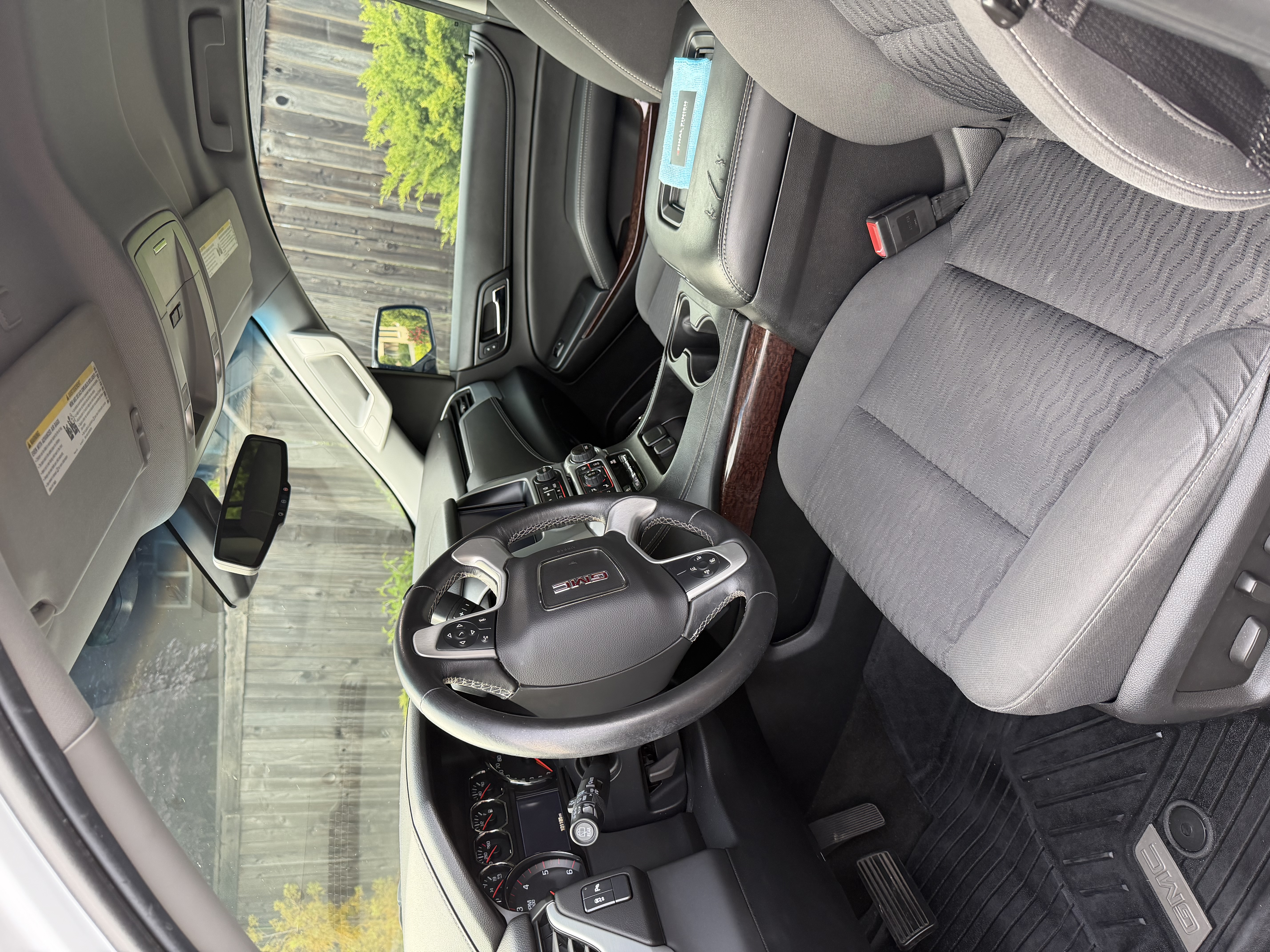 Used 2016 GMC Yukon SLE RWD image 4