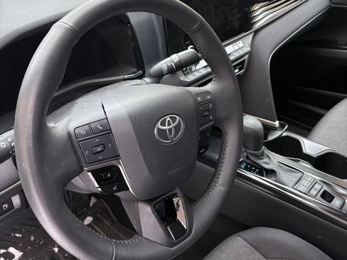 Used 2025 Toyota Camry LE w/ Convenience Package image 1