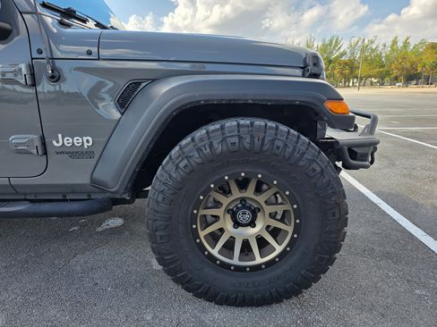Used 2019 Jeep Wrangler Unlimited Sport S image 6