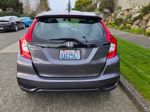 Used 2018 Honda Fit LX image 2