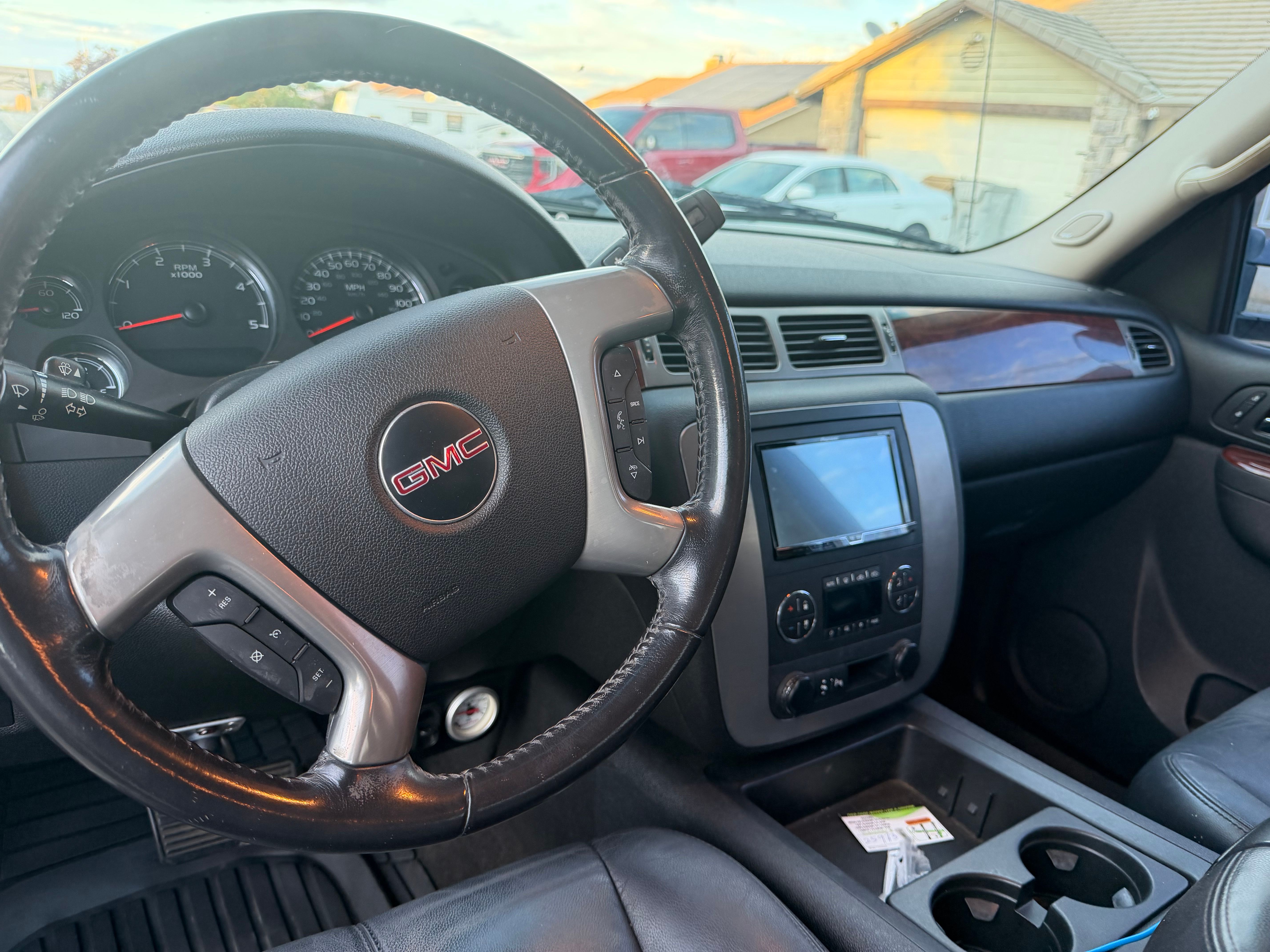 Used 2010 GMC Sierra 2500 SLT w/ SLT Convenience Package AWD/4WD image 2