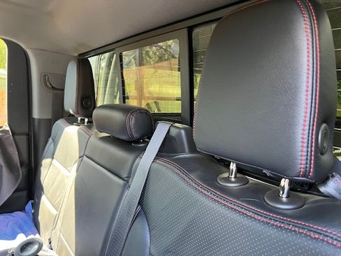 Used 2022 GMC Sierra 2500 SLE w/ SLE Convenience Package image 11