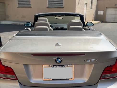 Used 2008 BMW 128i Convertible RWD image 4