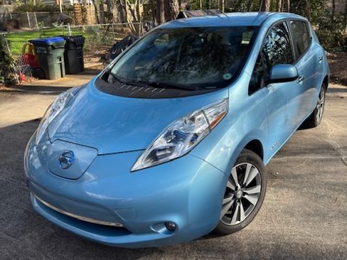 Used 2015 Nissan Leaf SL FWD image 1