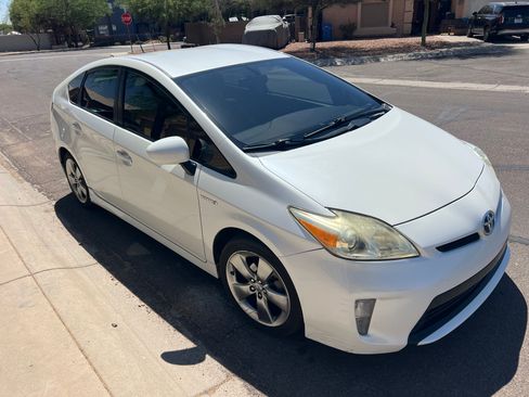 Used 2013 Toyota Prius Persona Series FWD image 2