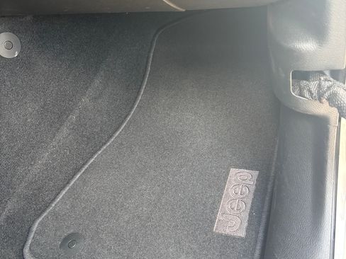 Used 2020 Jeep Gladiator Rubicon image 12