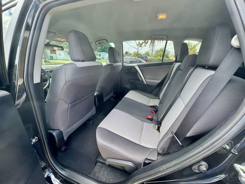 Used 2015 Toyota RAV4 LE FWD image 8