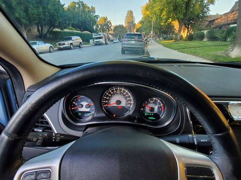 Used 2013 Chrysler 200 Limited w/ Sun/Sound Group image 11