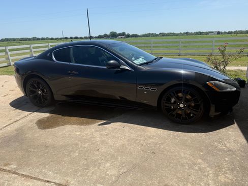 Used 2012 Maserati GranTurismo S RWD image 6