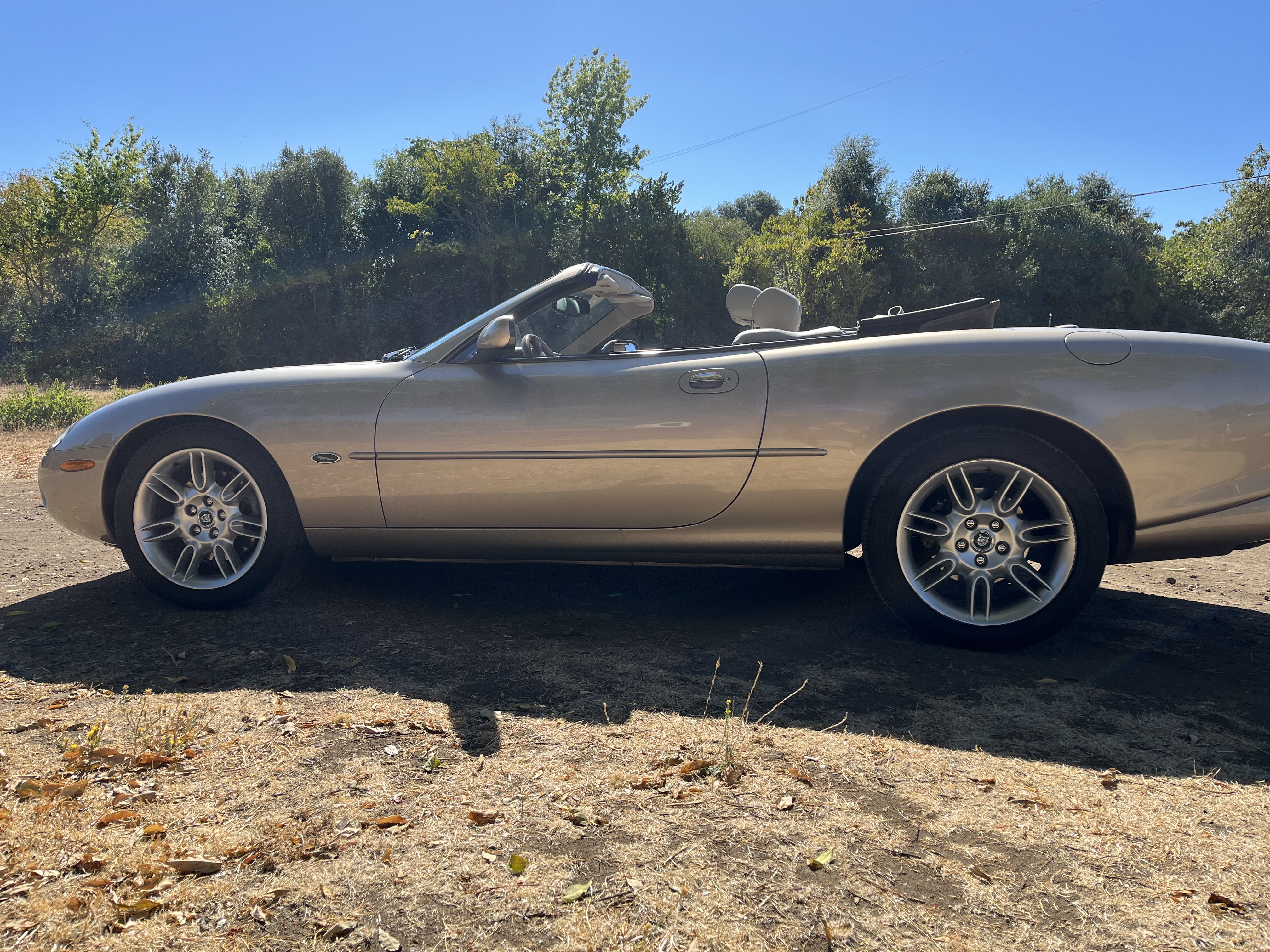 Used 2002 Jaguar XK8 Convertible RWD image 19