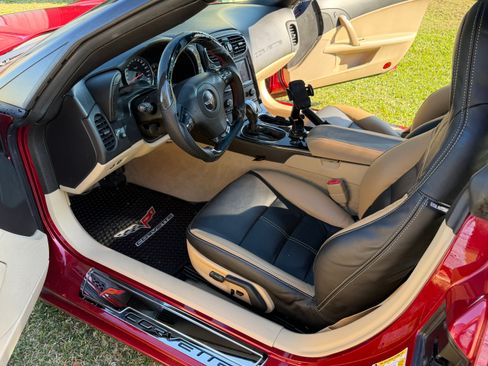 Used 2011 Chevrolet Corvette Coupe 2D w/ Preferred Equipment Group image 5