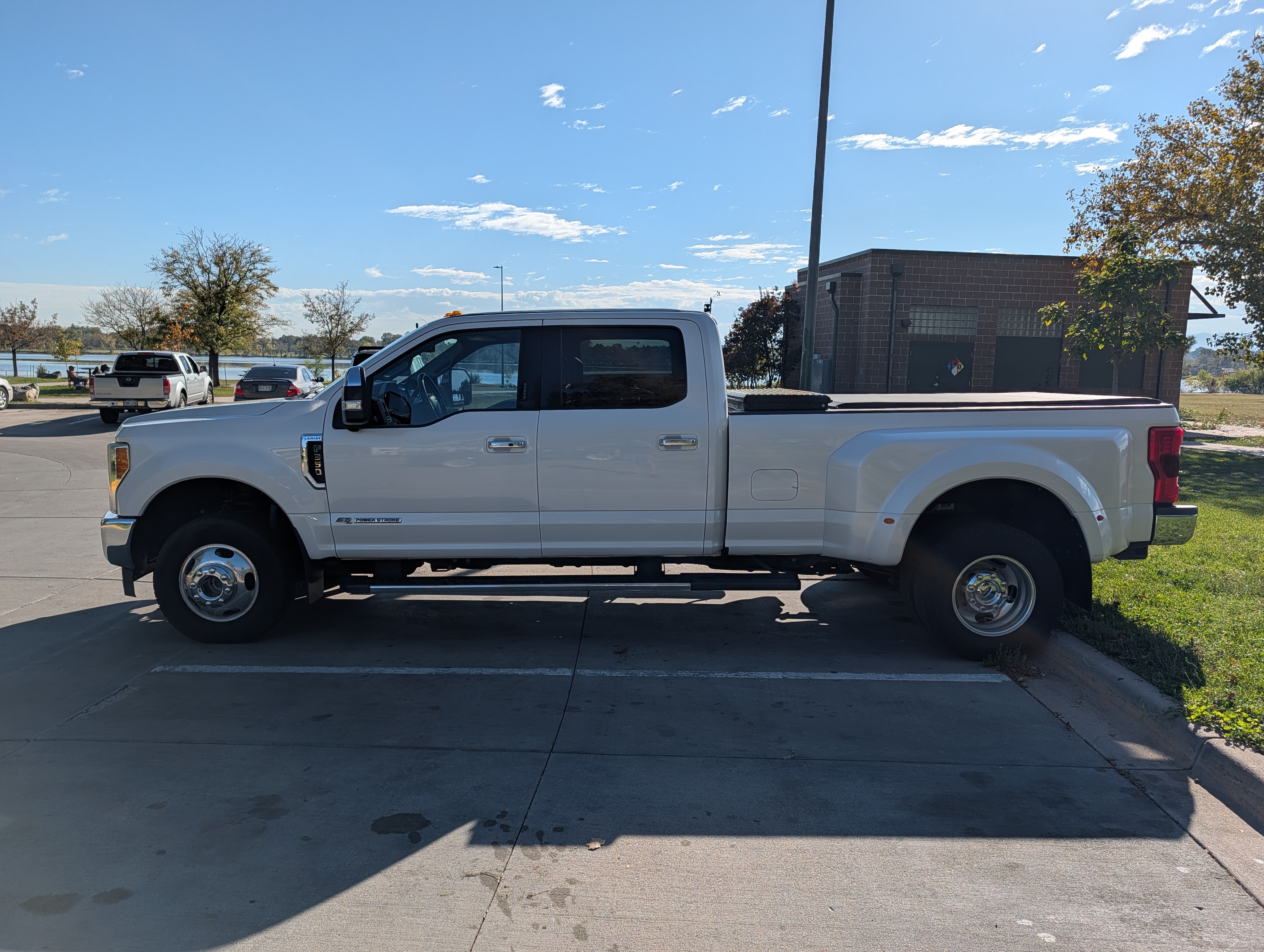 Used 2017 Ford F350 Lariat w/ Lariat Ultimate Package AWD/4WD image 8