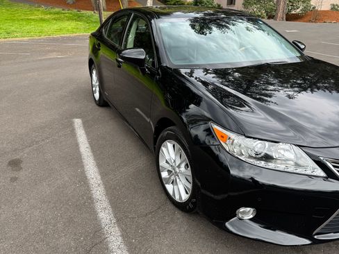 Used 2013 Lexus ES 300h image 6