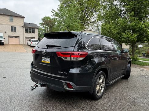 Used 2018 Toyota Highlander Limited AWD/4WD image 12