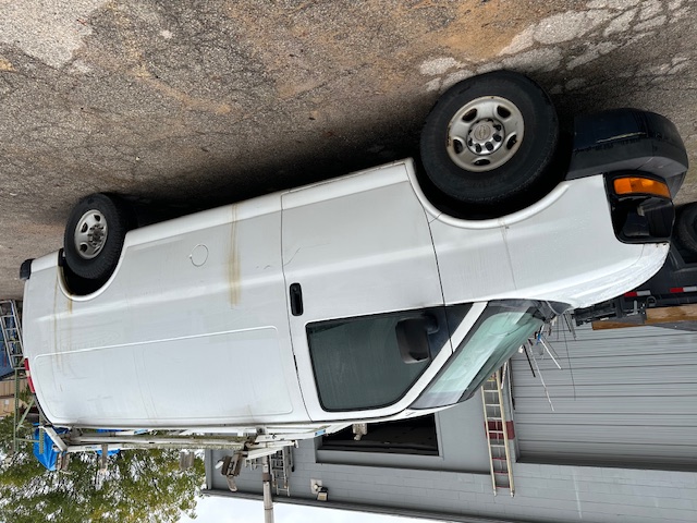 Used 2014 Chevrolet Express 2500 RWD image 1