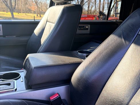 Used 2013 Ford Expedition Limited image 11