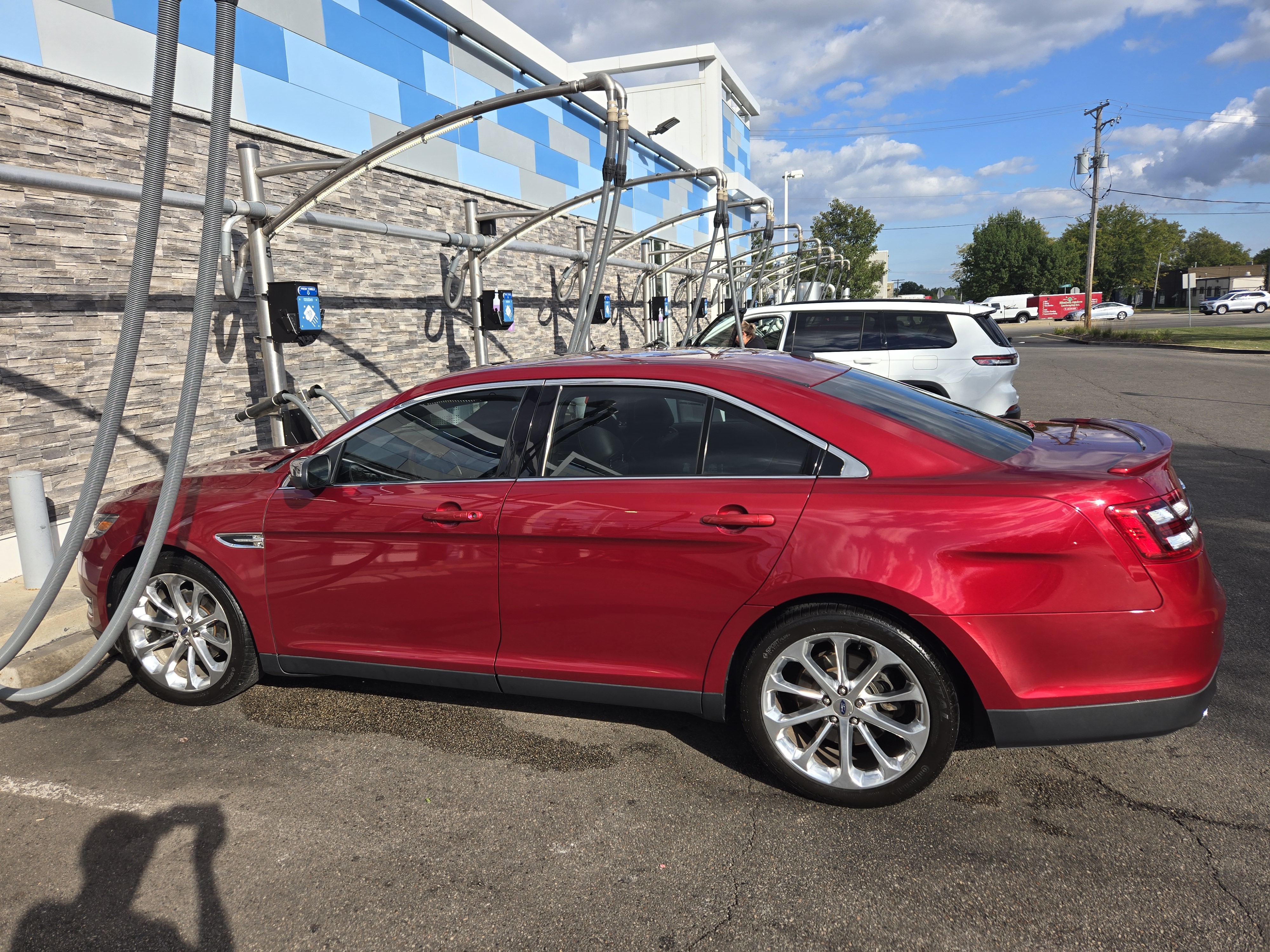 Used 2017 Ford Taurus Limited FWD image 5