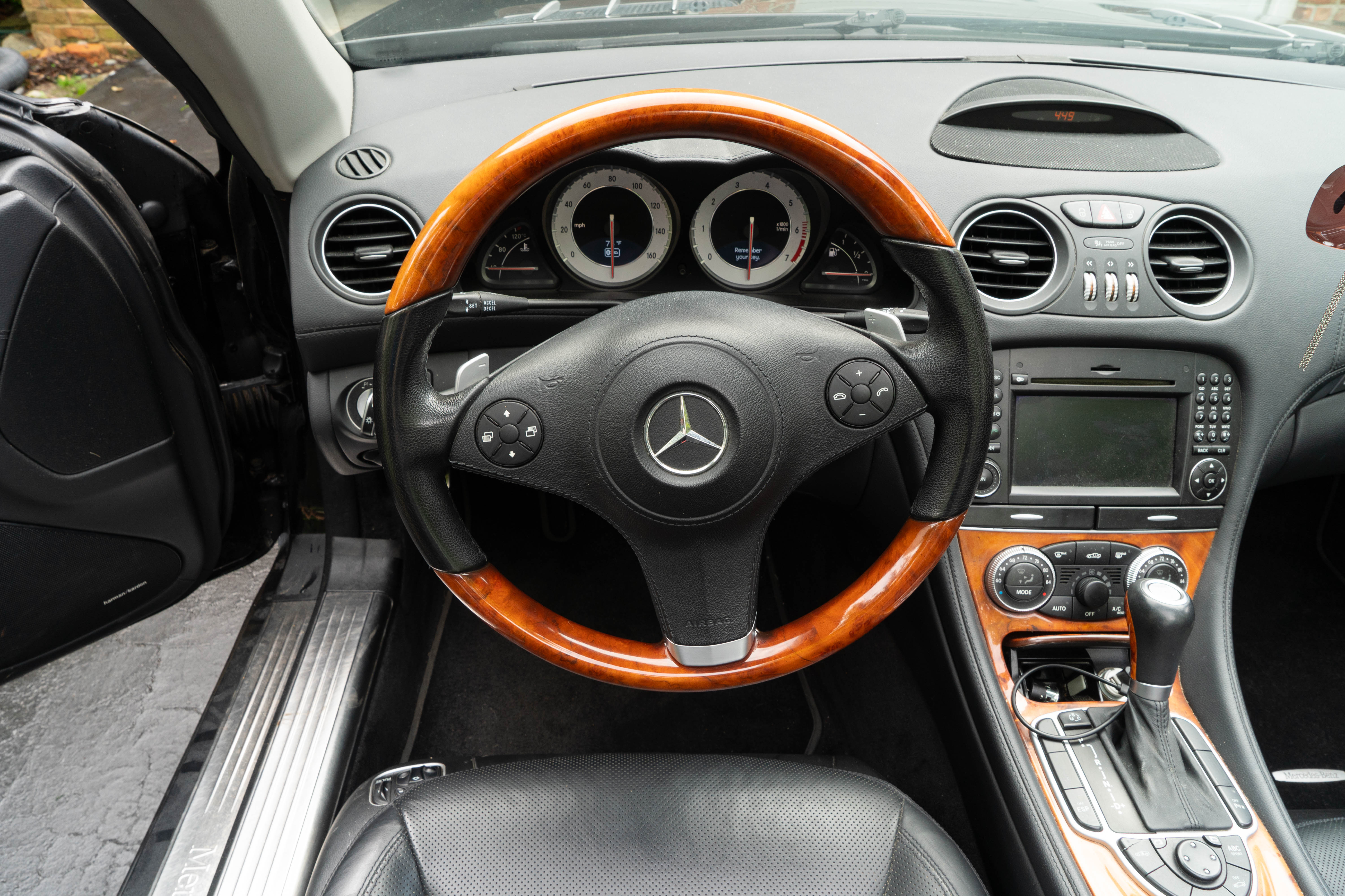 Used 2009 Mercedes-Benz SL 550 image 16