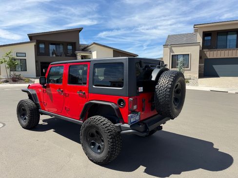 Used 2016 Jeep Wrangler Unlimited Rubicon w/ Connectivity Group AWD/4WD image 5
