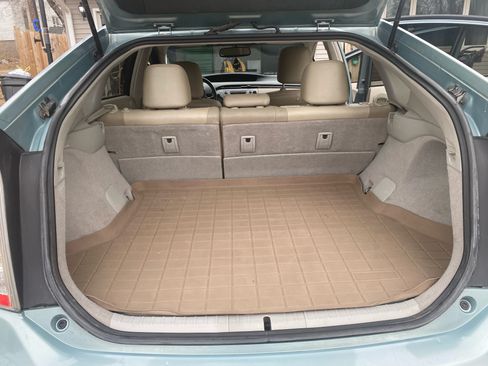 Used 2012 Toyota Prius Four image 9