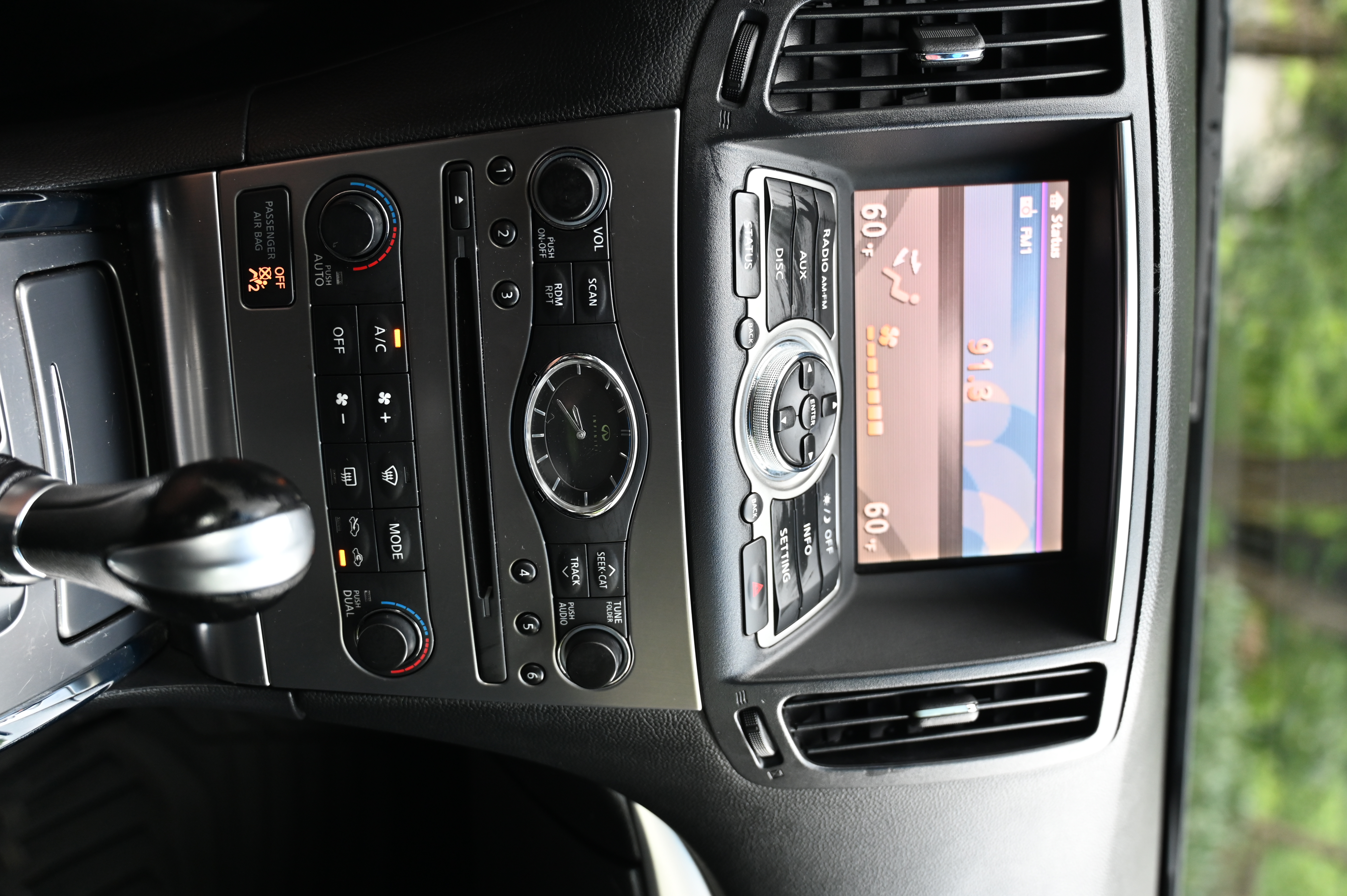 Used 2015 INFINITI Q40 AWD w/ Moonroof Package image 15