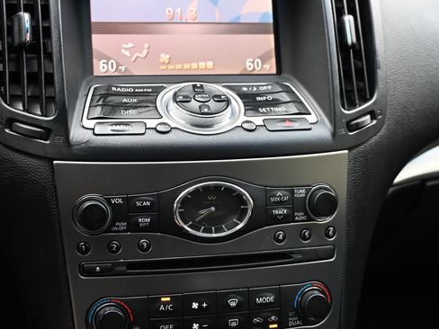 Used 2015 INFINITI Q40 AWD w/ Moonroof Package image 15