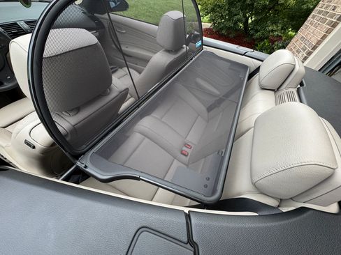 Used 2008 BMW 135i Convertible RWD image 18