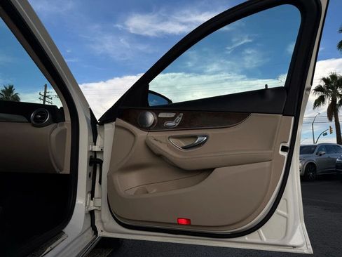 Used 2015 Mercedes-Benz C 300 4MATIC Sedan image 15