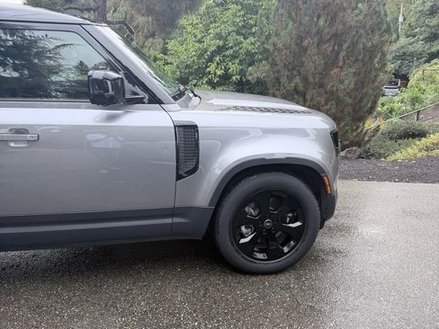 Used 2023 Land Rover Defender 110 S image 13