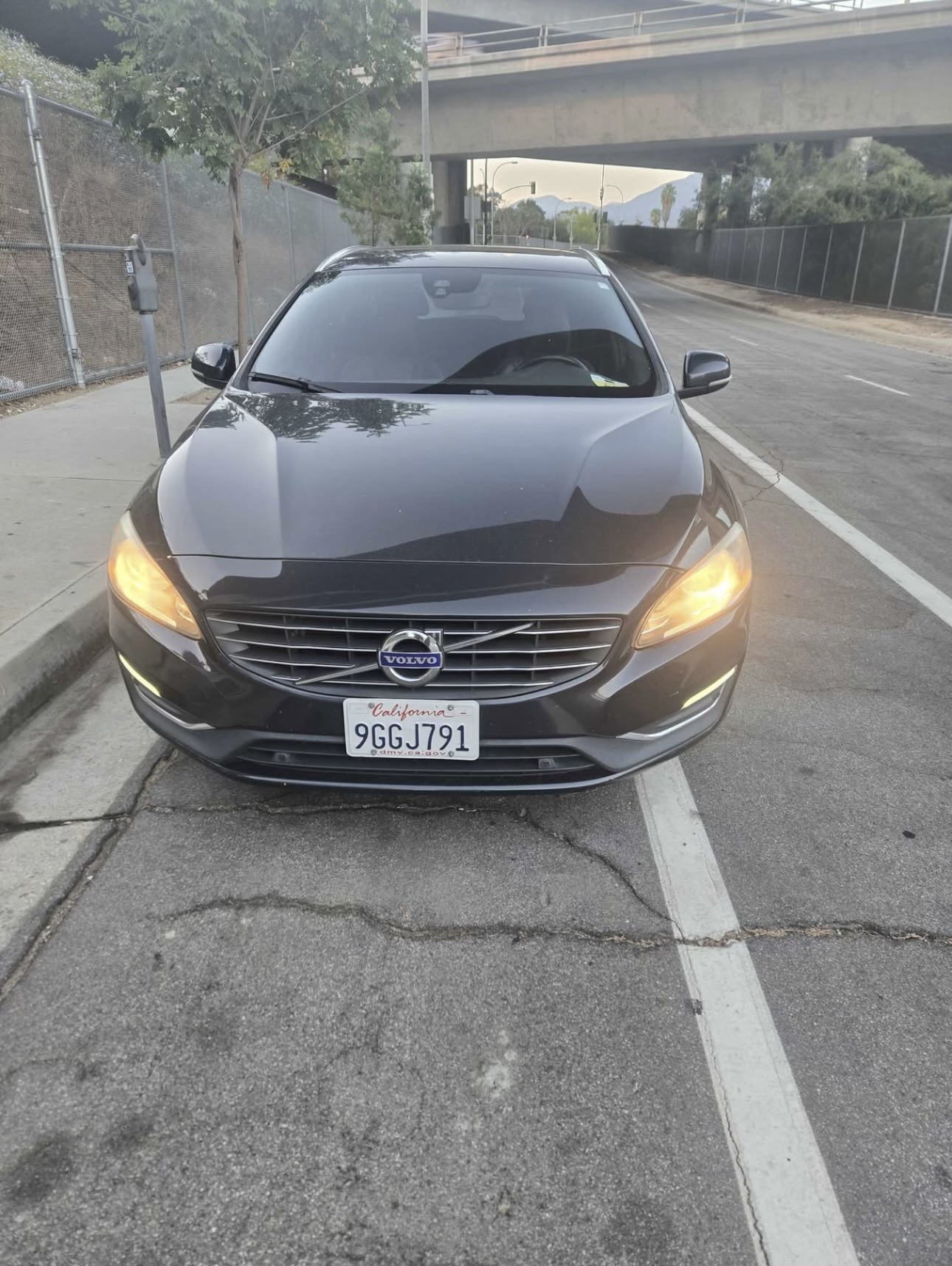 Used 2015 Volvo V60 T5 Premier FWD image 2