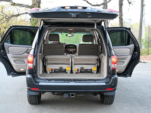 Used 2006 Toyota Sequoia Limited image 16