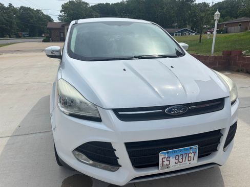 Used 2014 Ford Escape SE FWD image 2