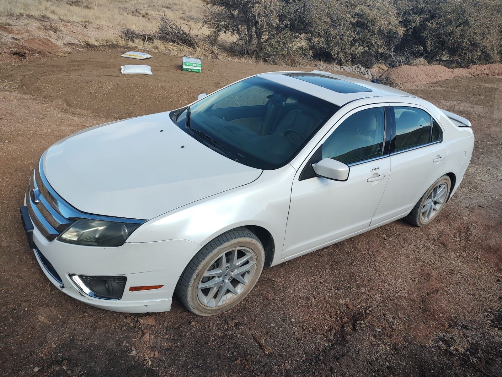 Used 2010 Ford Fusion SEL FWD image 2