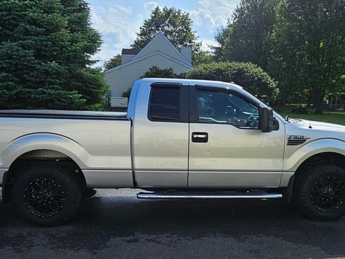 Used 2012 Ford F150 XLT w/ XLT Chrome Pkg image 8