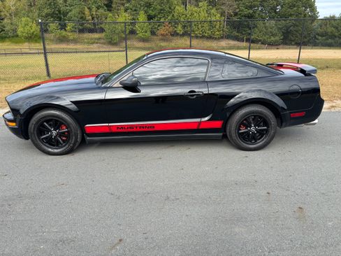 Used 2006 Ford Mustang Coupe image 11