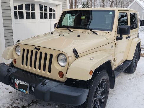 Used 2011 Jeep Wrangler Sahara w/ Mopar Chrome Edition Group image 6