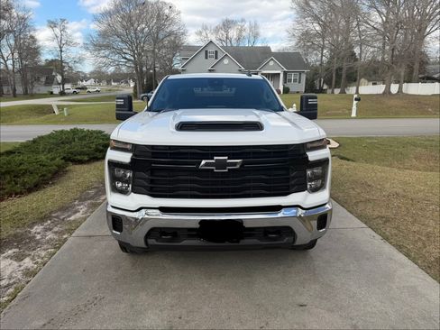 Used 2024 Chevrolet Silverado 2500 W/T w/ WT Convenience Package image 2