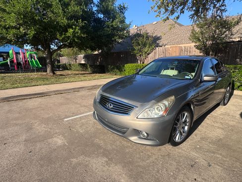 Used 2012 INFINITI G37 Journey w/ Premium Pkg image 4