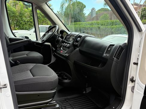 Used 2017 RAM ProMaster 2500 FWD image 11