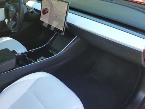 Used 2020 Tesla Model 3 Long Range image 6