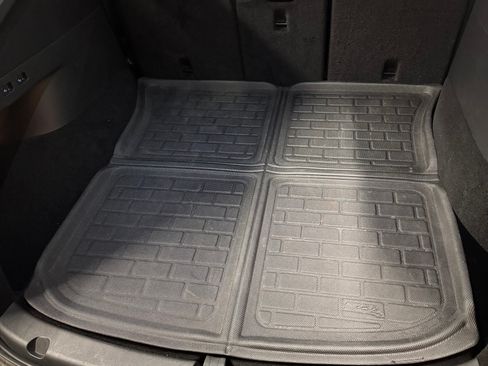 Used 2020 Tesla Model Y Long Range image 15