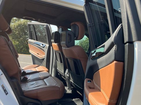 Used 2017 Mercedes-Benz GLS 550 4MATIC image 14