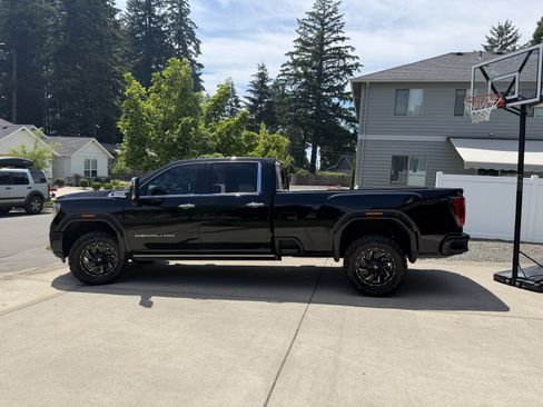 Used 2021 GMC Sierra 3500 Denali w/ Denali Black Diamond Edition AWD/4WD image 4