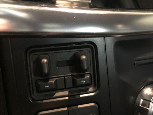 Used 2021 Ford F150 Lariat w/ Equipment Group 502A High image 14