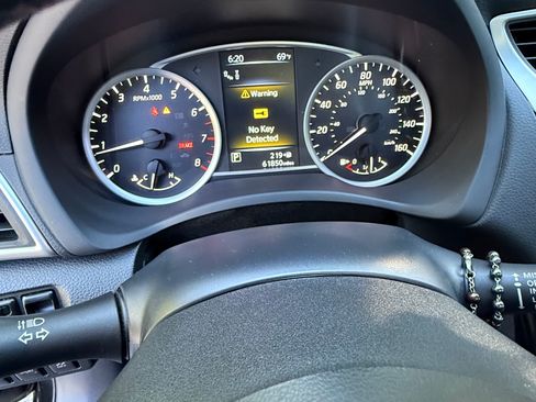 Used 2016 Nissan Sentra SL w/ Technology Package FWD image 15