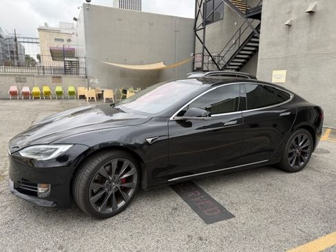 Used 2018 Tesla Model S 75D image 1